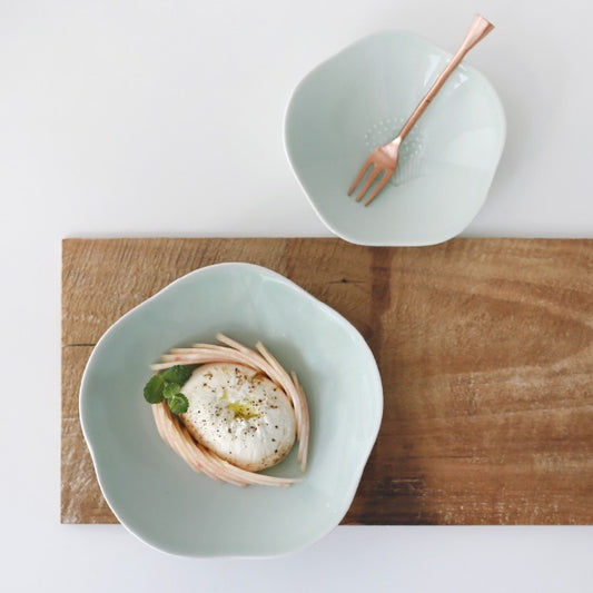 Camellia Bud Plate (2 sizes)