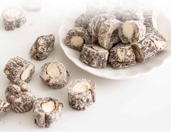 Almond Dates with Soybean Powder