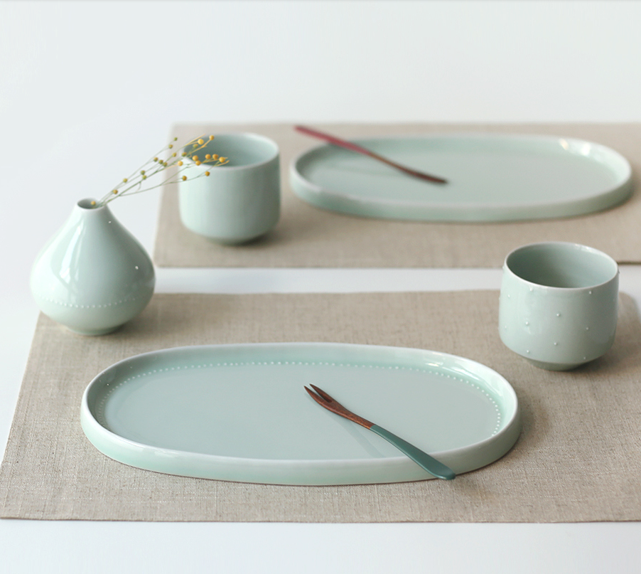 Dot Oval Brunch Dish