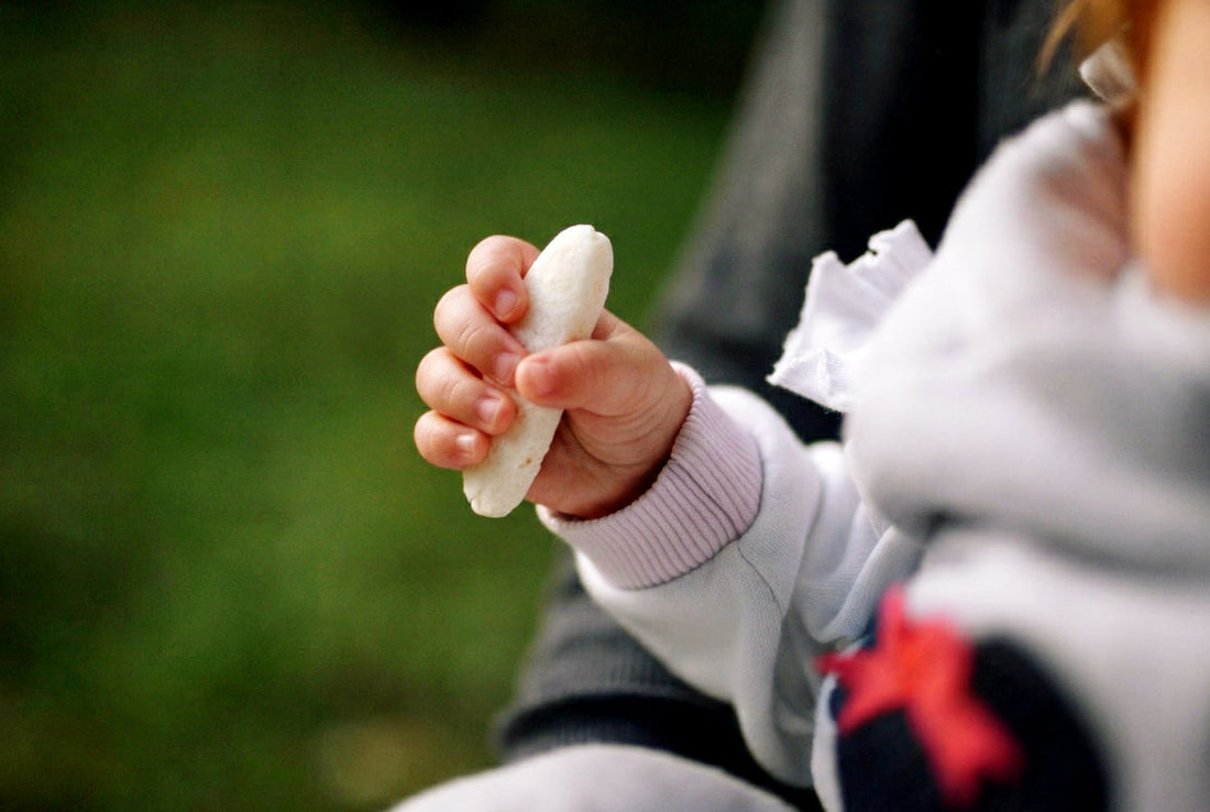 What Goes in the Bag? A Parent's Guide to Snacking Smarter This Spring