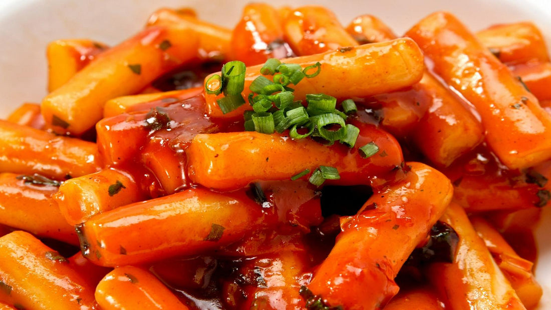 tteokbokki Korean spicy rice cakes recipe close up authentic Korean street food
