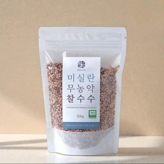 Stand-up pouch of pesticide-free red millet grains, 300 g