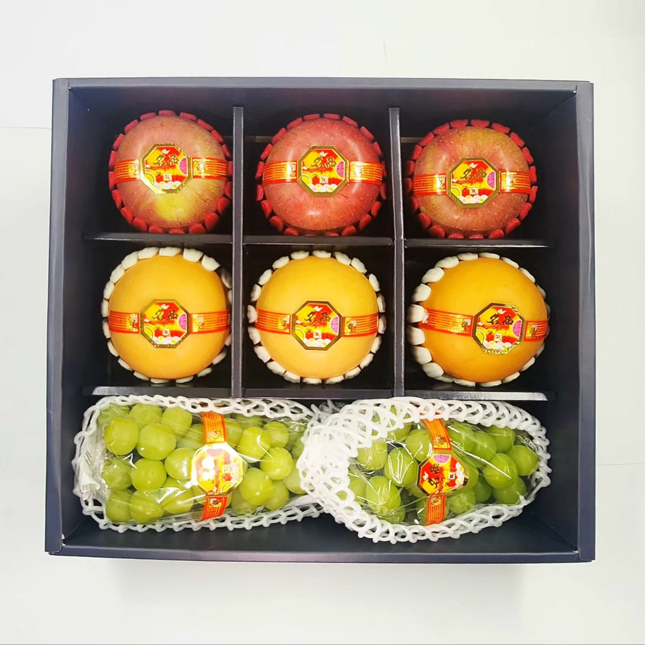 프리미엄 과일 선물세트 1호 (배 3, 사과3, 샤인 머스캣 2) (Delivery available only in Korea)