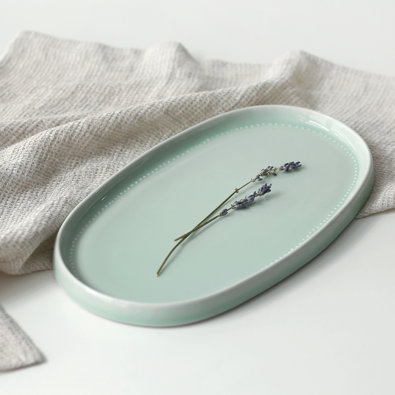 Dot Oval Brunch Dish