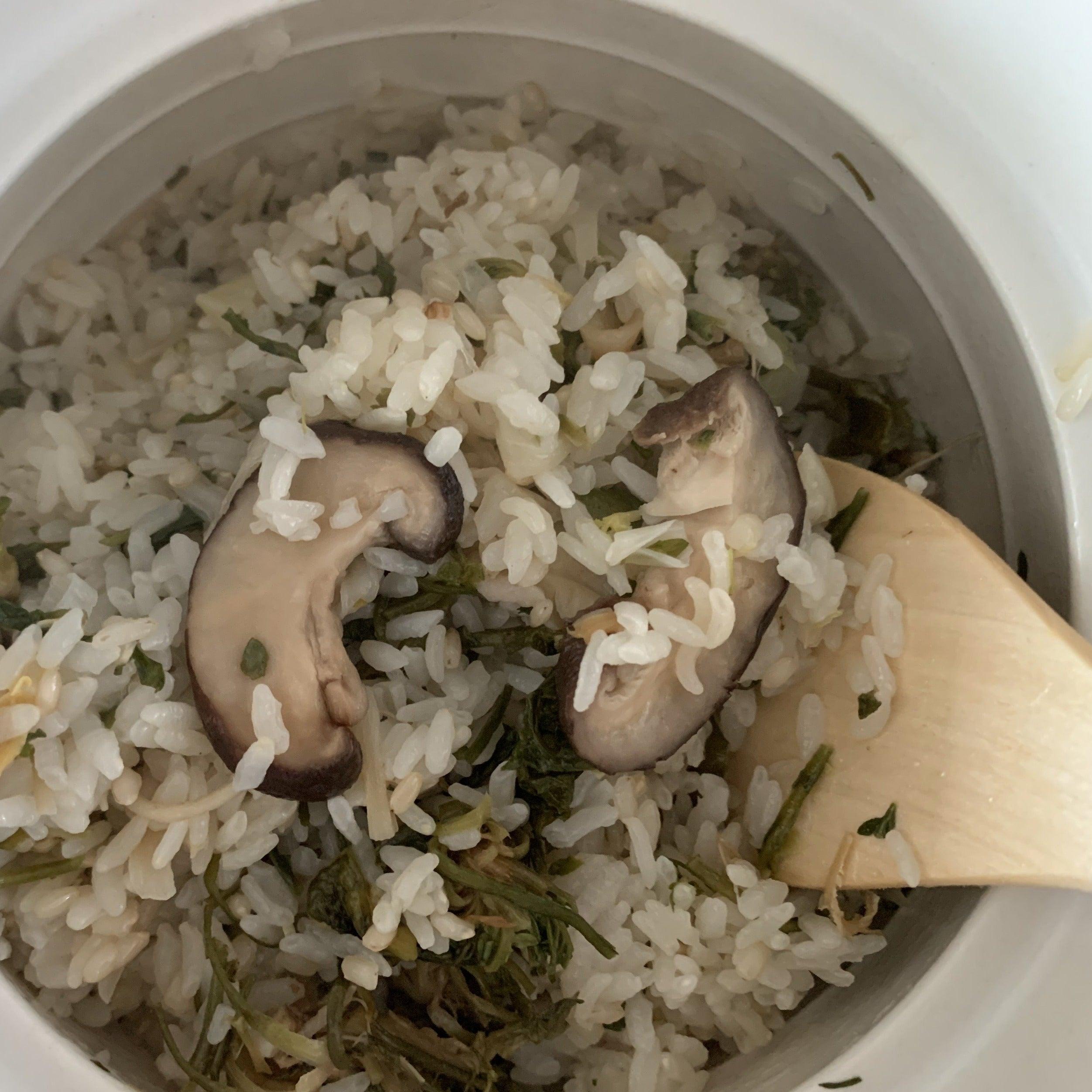 A taste of memories -- Echo's Kitchen: Edible Wild Plants -- Shepherd's  Purse Tofu Soup