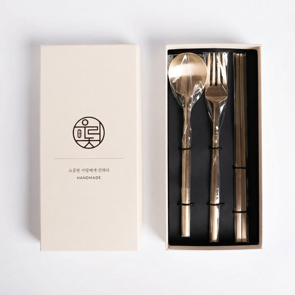 Bronze 3-piece cutlery set: spoon, spoon, chopstick rest in open gift box